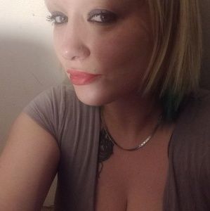 Meet your Posher, Kaela